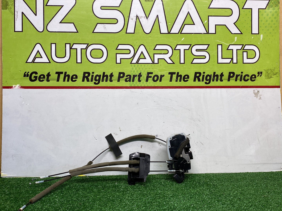 2011 Nissan Fuga - Right Front Lock Actuator PN: 805001ME0A