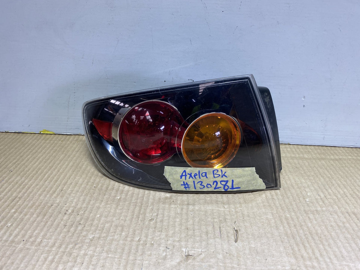 2006 Mazda Axela BK - Left Taillight PN: P2688