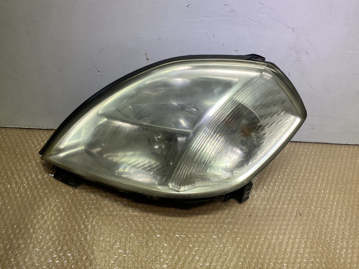 2005 Nissan Teana - Left Headlight PN: see photos