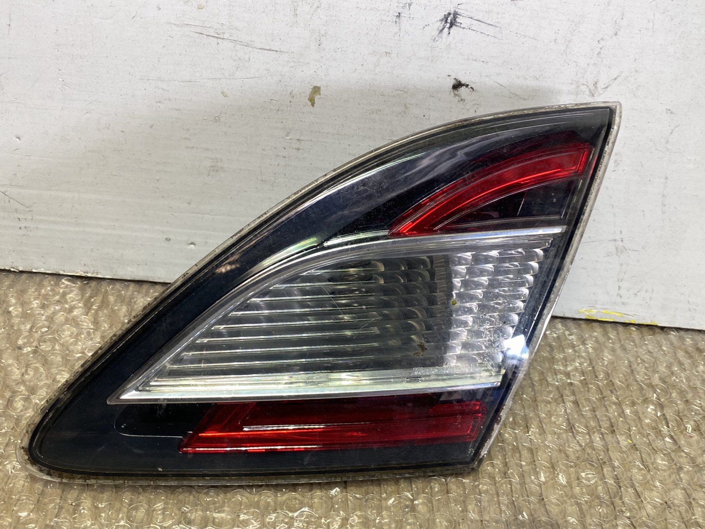 2008 Mazda Atenza- Tailgate Light PN: 132-41055
