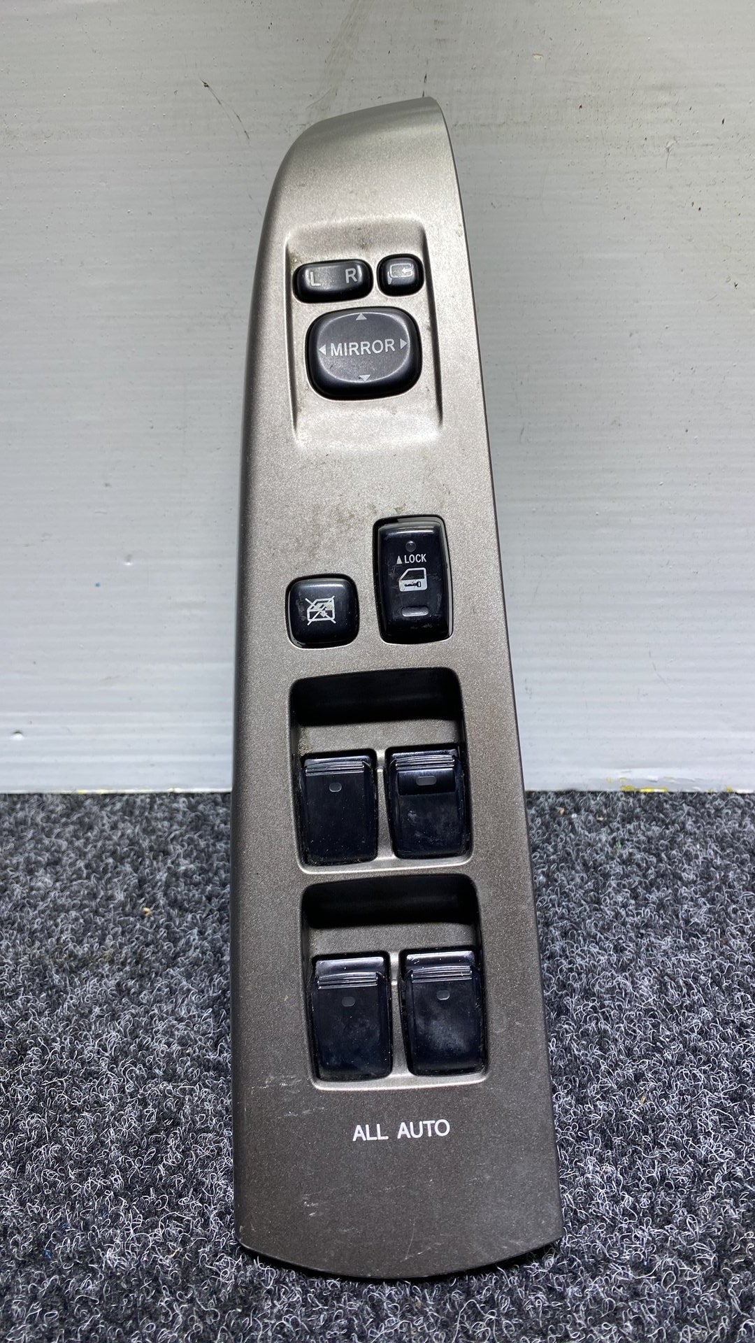 2008 Used Toyota Prius Master Power Window Switch, see pics ,