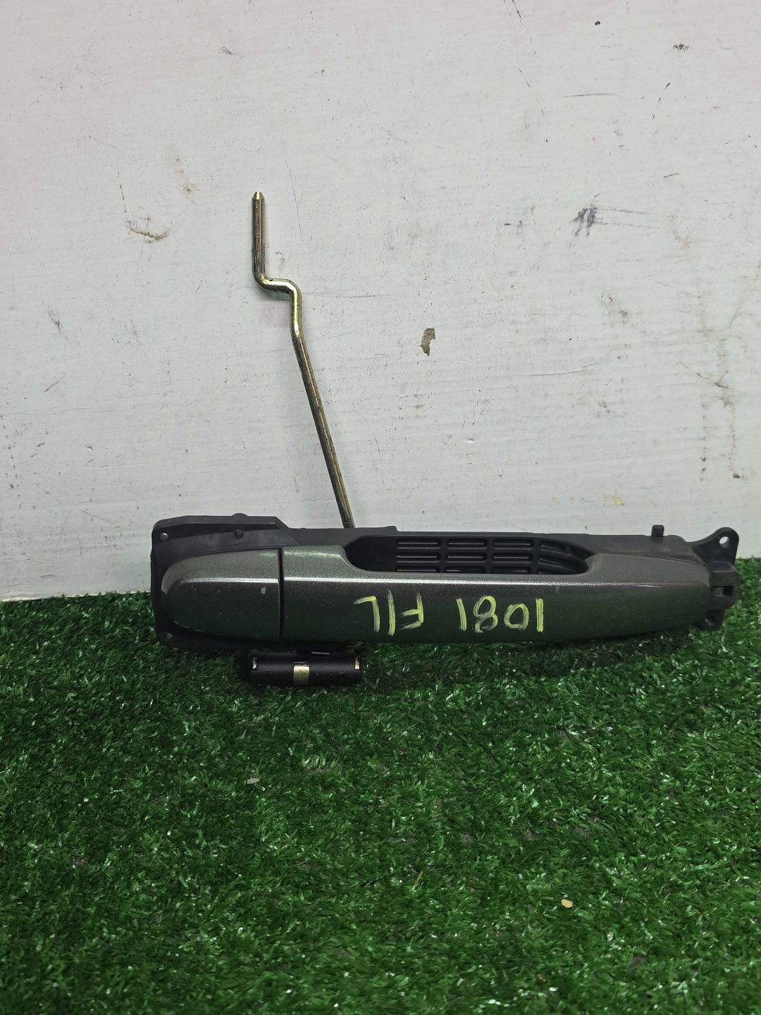 2005 Used Toyota Ist NCP60 - Left Front Exterior Door Handle PN: See photos