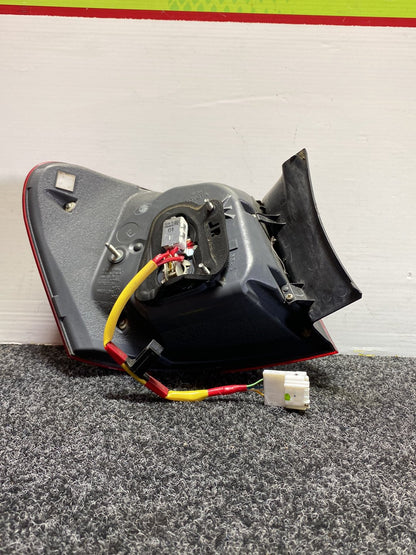 2009 Lexus GS450h - Right Taillight PN: KOITO 30-366