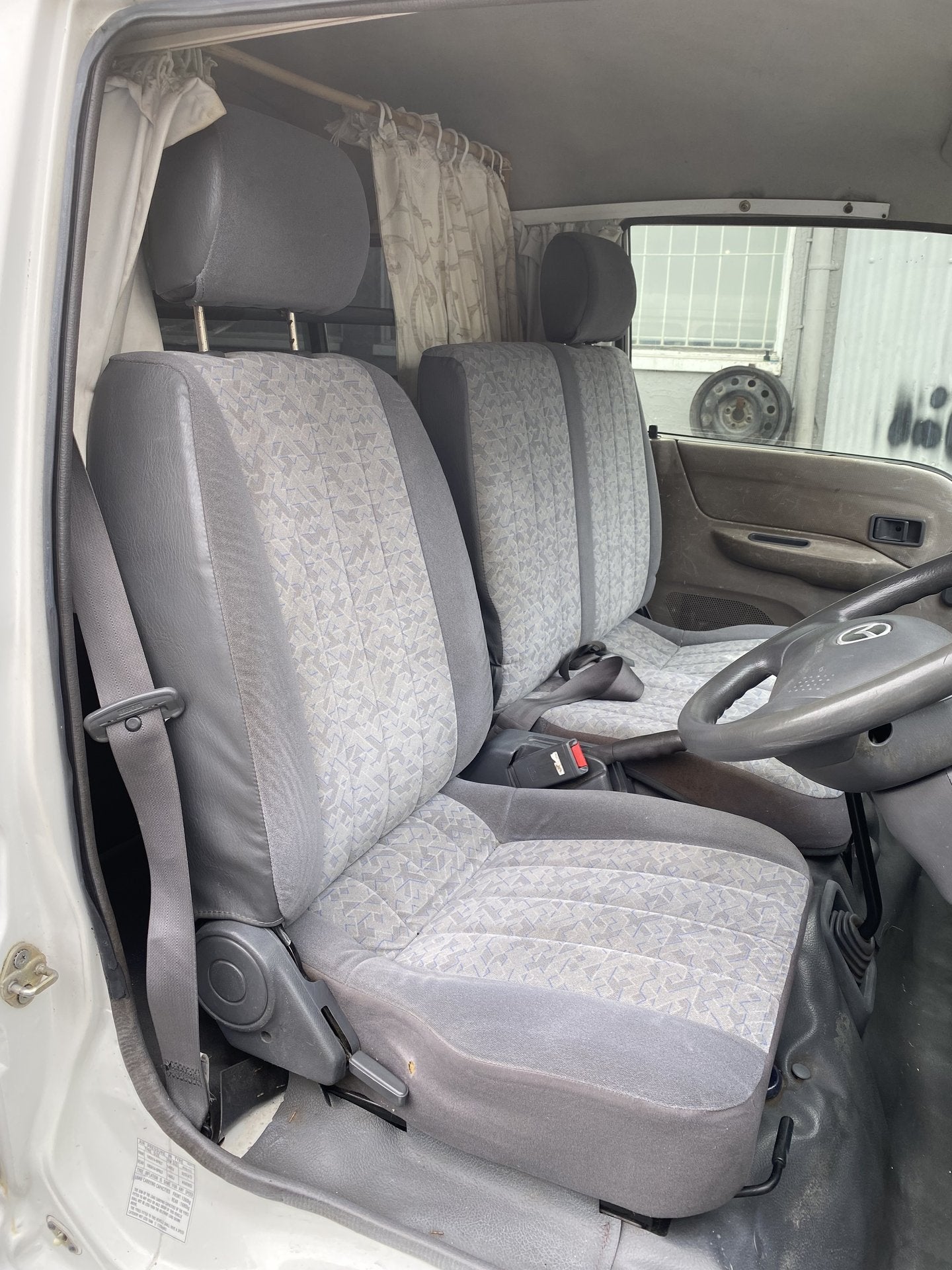 2005 Mazda E2000 Dismantlinng For Parts
