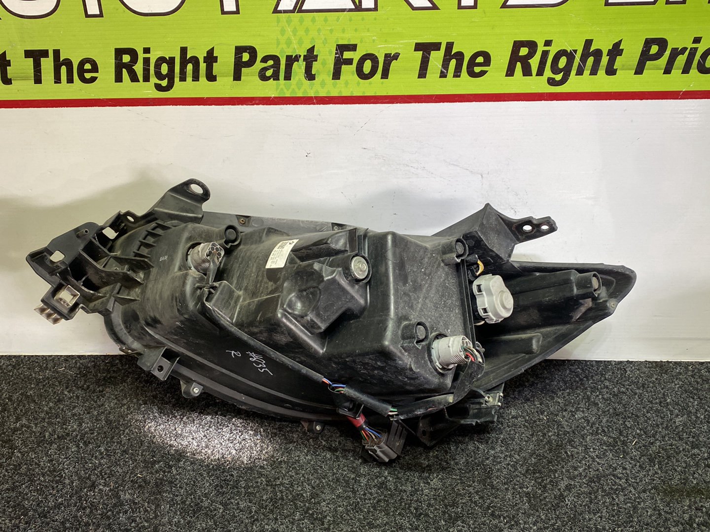 2015 Mazda CX-5 KE2AW - Right Headlight PN: see photos