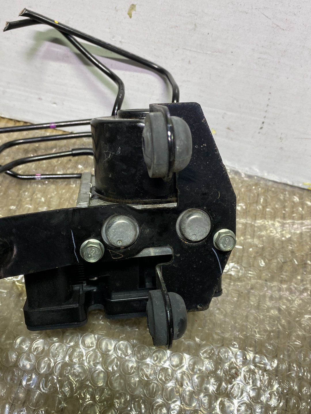 2009 Mazda Axela- ABS Pump PN: see photos