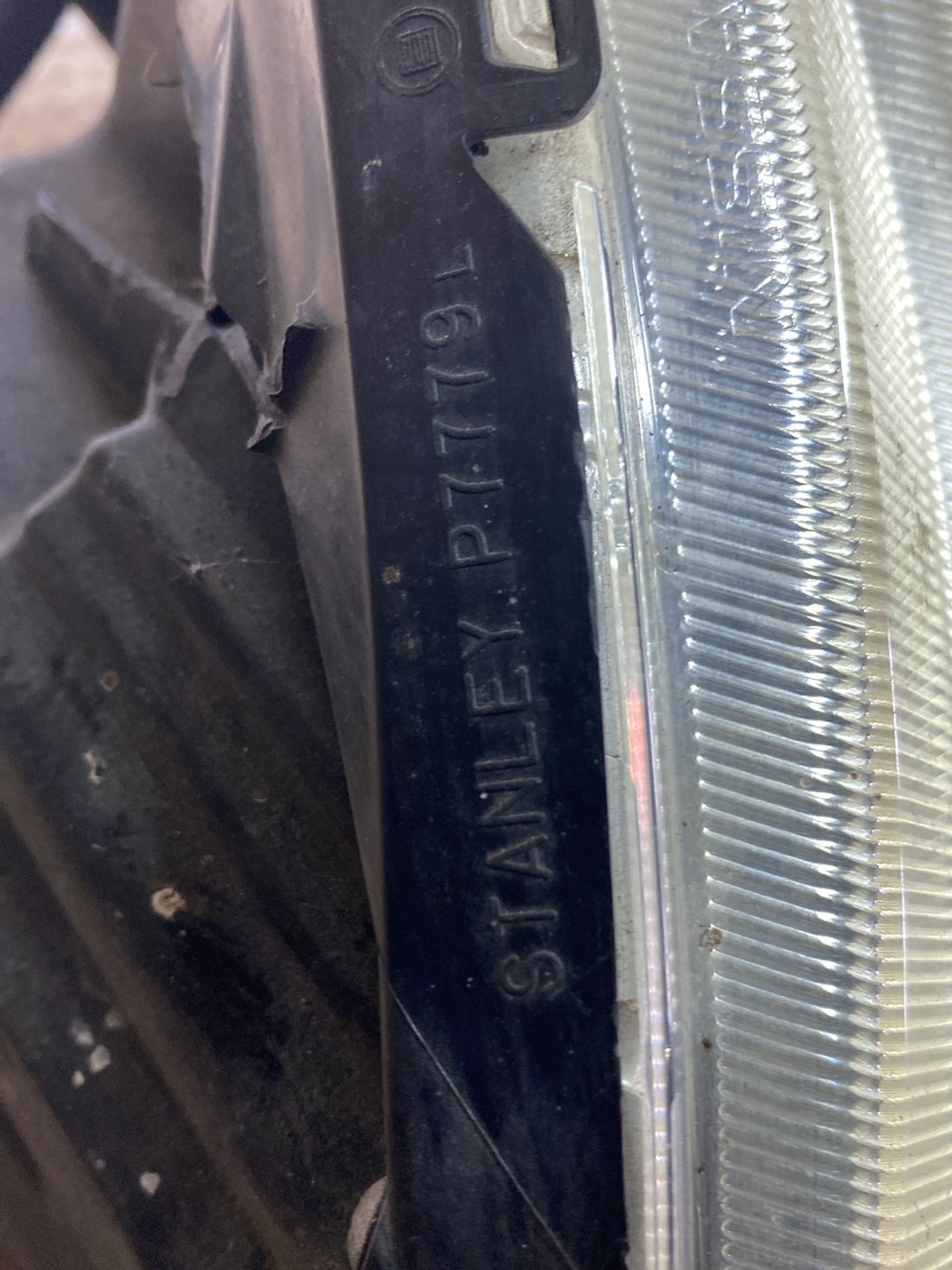 2008 Nissan Tiida- Left Taillight PN: STANLEY P7779