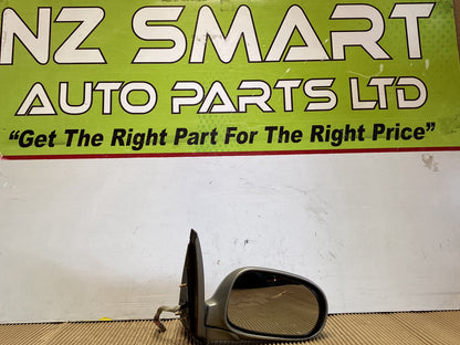2003 Nissan Bluebird- Right Door Mirror PN: 5 wires