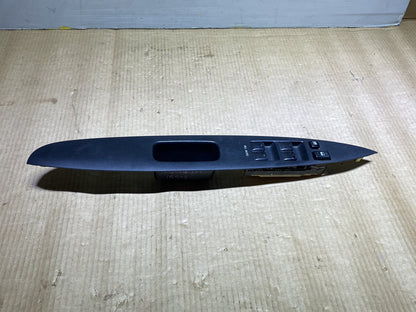 2004 Toyota Ist - Master Power Window Switch PN: 84040-52011