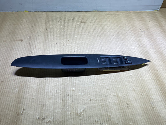 2004 Toyota Ist - Master Power Window Switch PN: 84040-52011