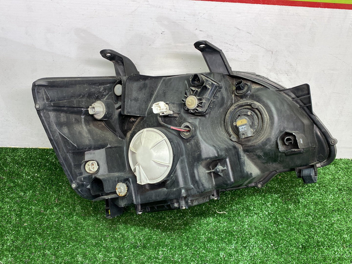 2004 - 2007 - Used Toyota Noah AZR6# Imported - Left Headlight