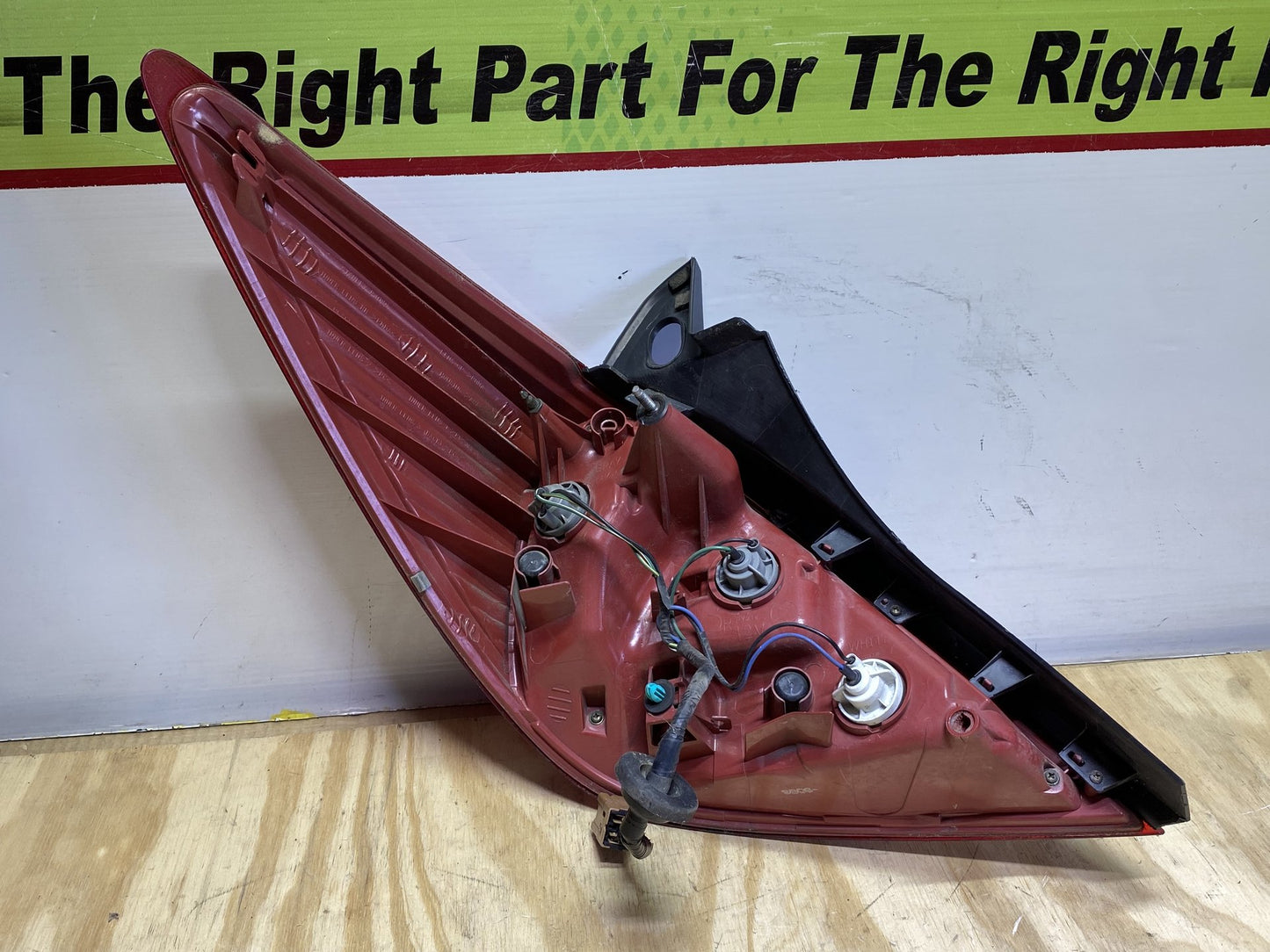 2005 Nissan Tiida JC11 - Right Taillight PN: P4086