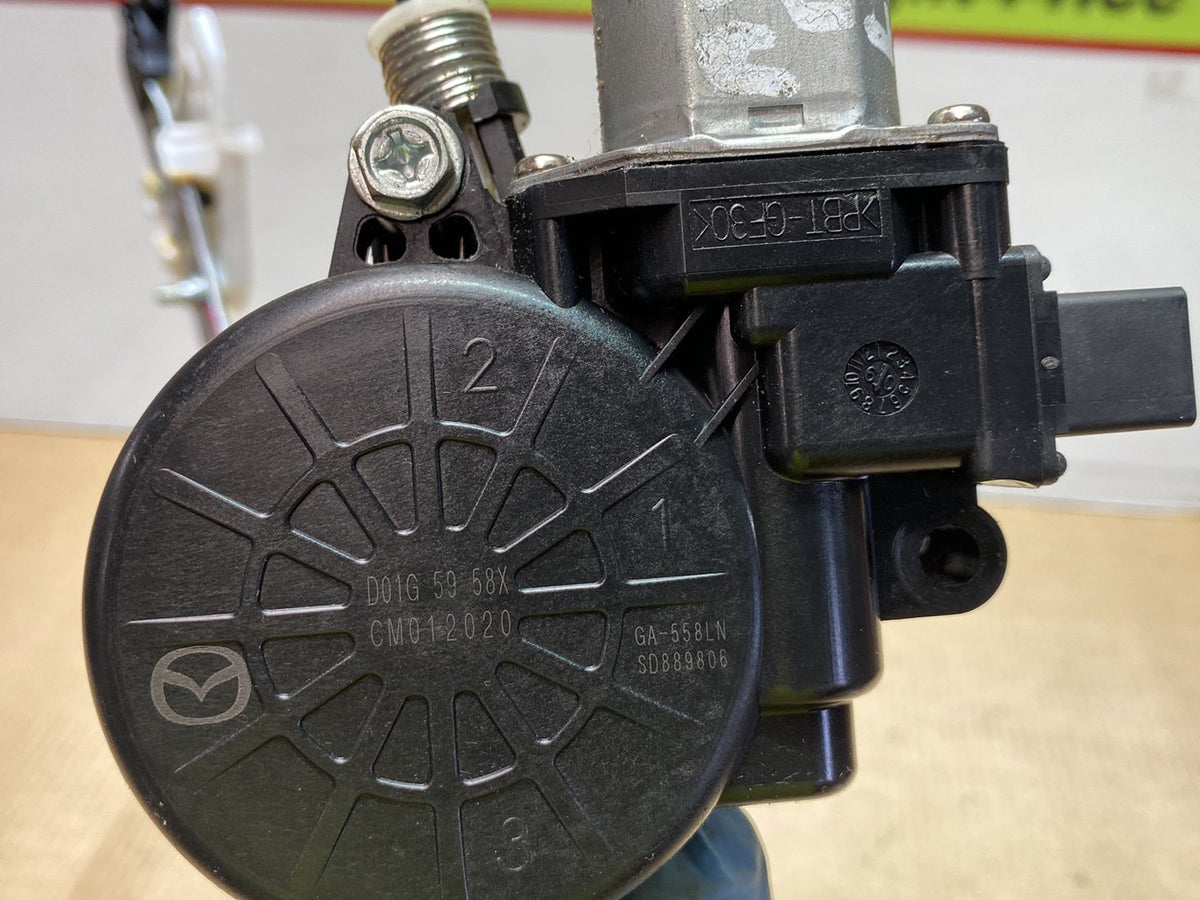 2010 Mazda Axela - Left Front Window Regulator/Motor