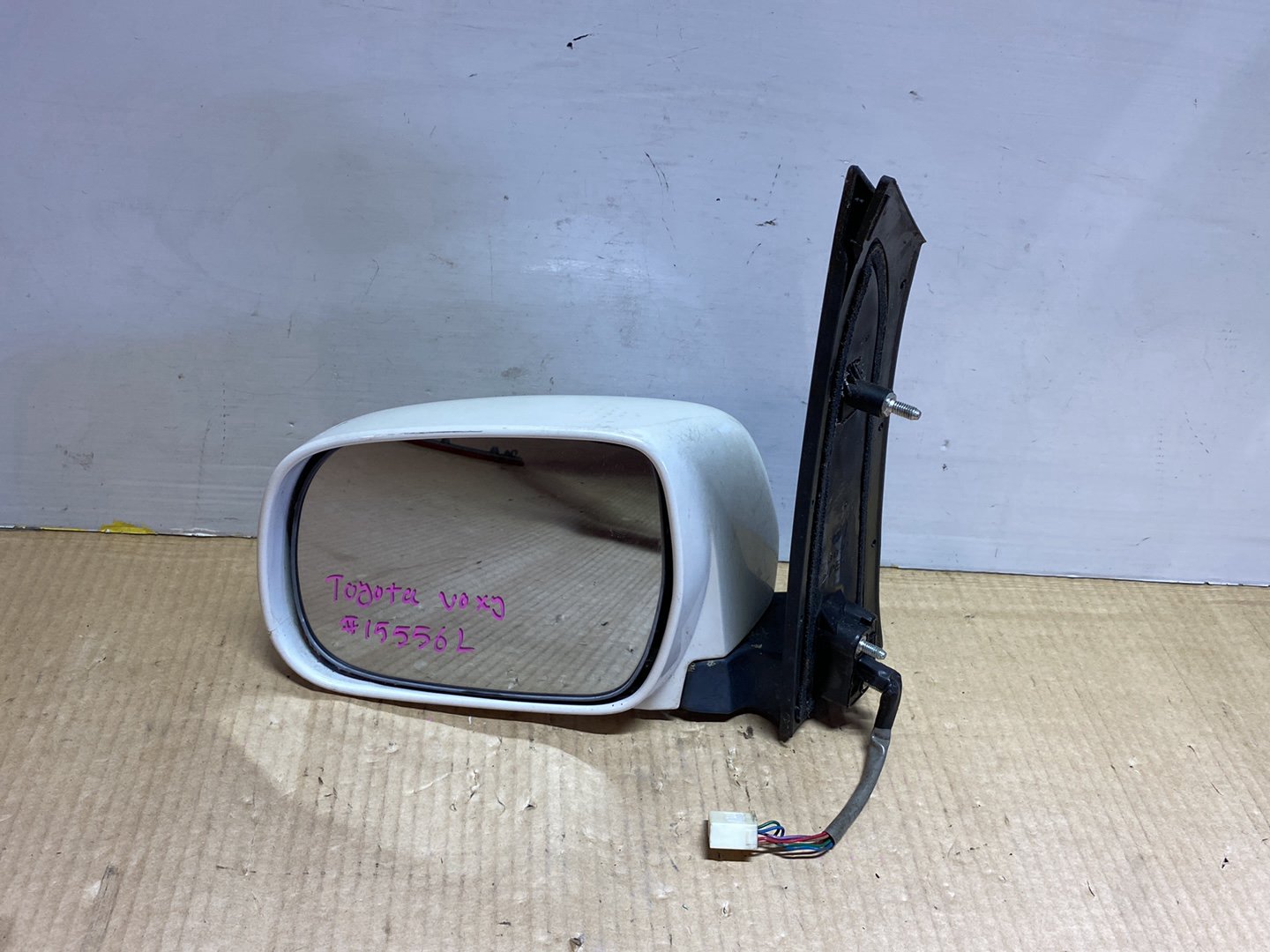 2006 Toyota Voxy AZR60 - Left Door Mirror 5 wires ( Second Hand )