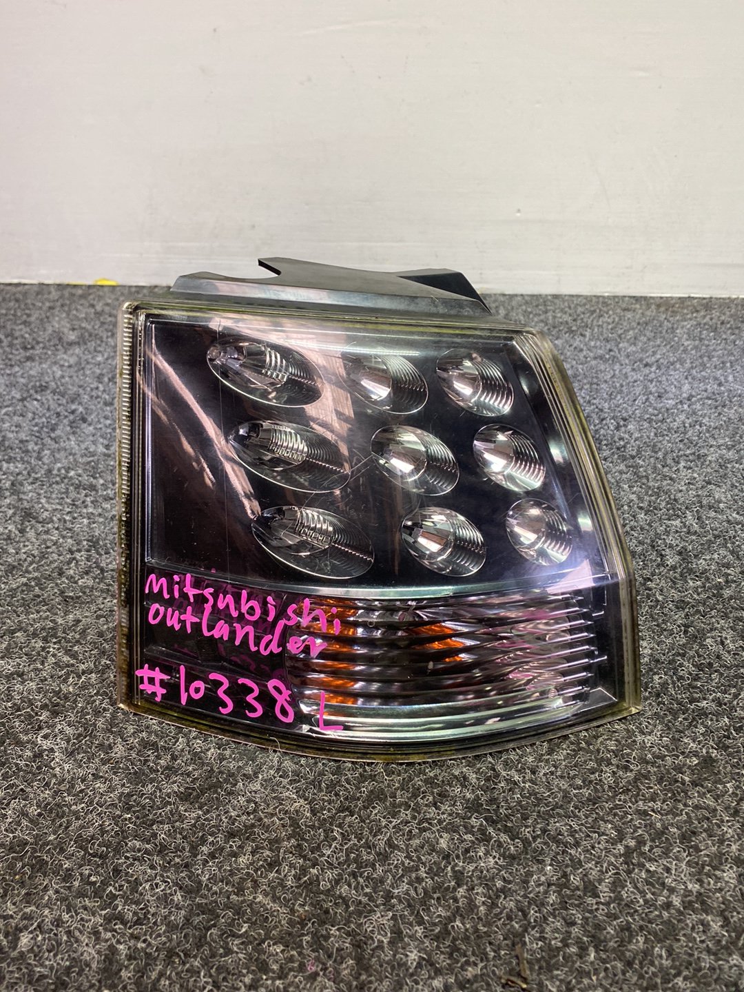 2007 Mitsubishi Outlander - Left Taillight PN: 220-87813