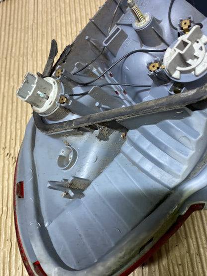 2004 Used Toyota Vitz- Left Taillight PN: 52-162
