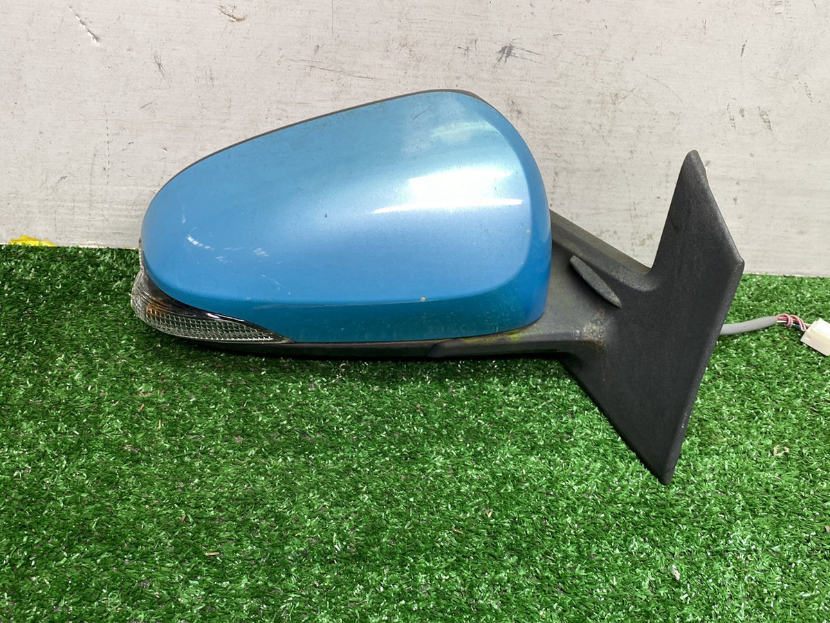 2013 Used Toyota Aqua NHP10 - Right Door Mirror PN: 7 wires