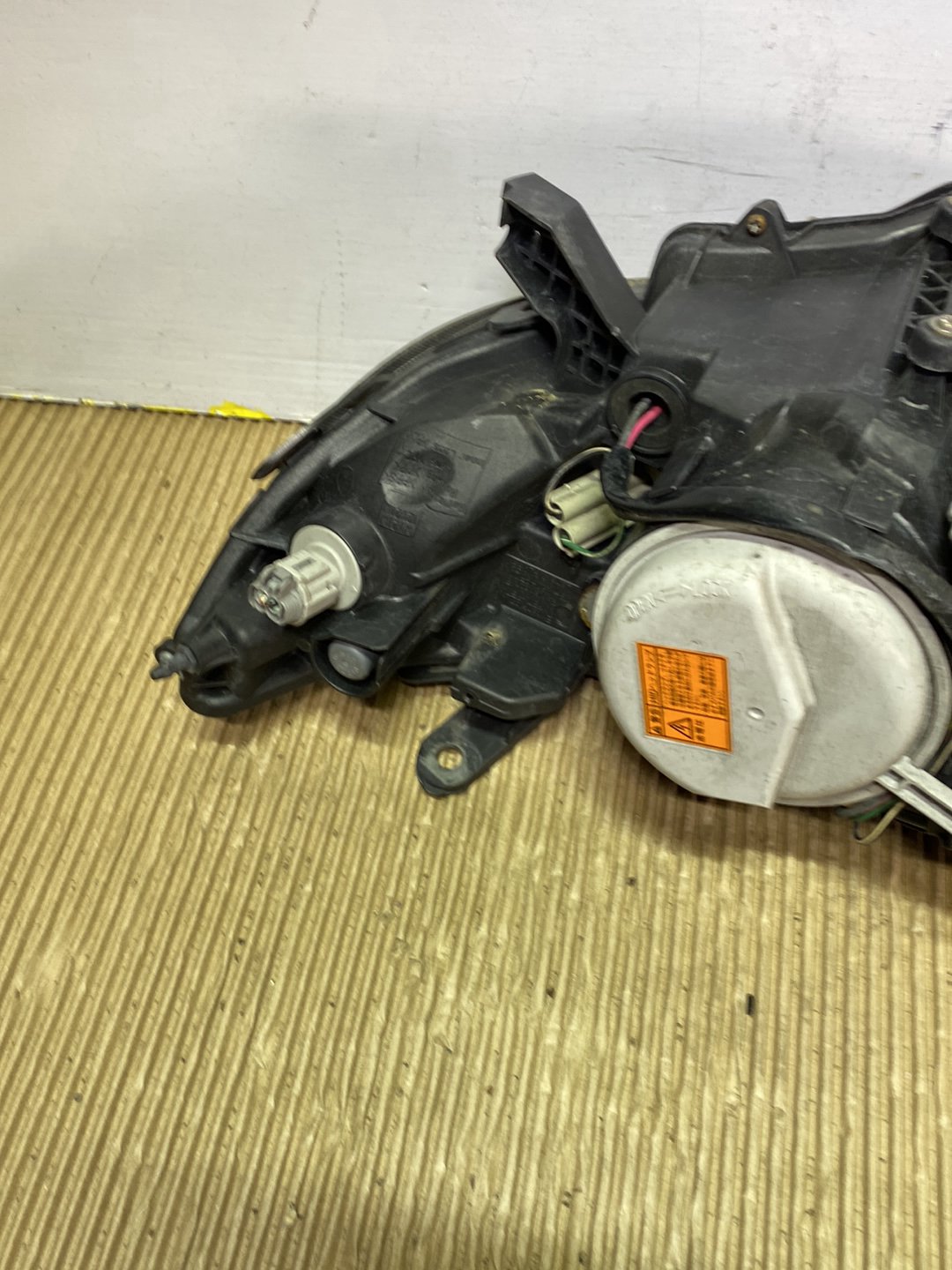 2007 Subaru Legacy- Right Headlight PN: see photos