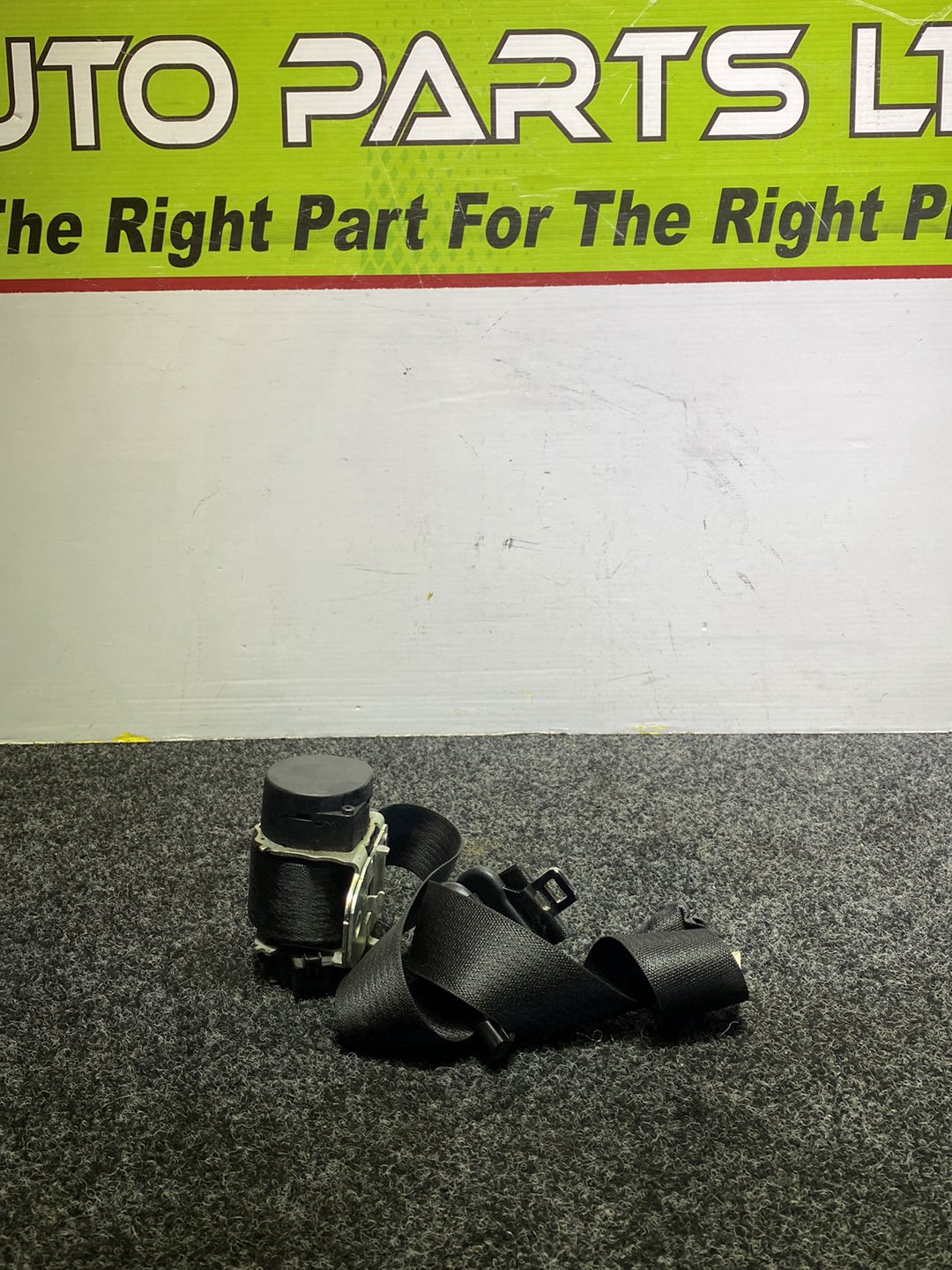 2010 Dodge Journey - Left Rear Seat Belt