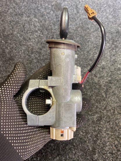 2000 Nissan Bluebird - Ignition With Key PN: AS-55