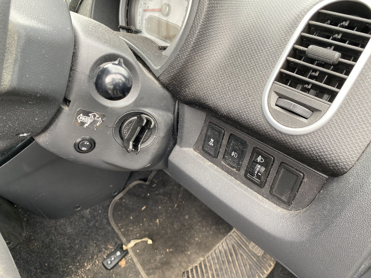 2013 Suzuki Splash- Dismantling For Parts