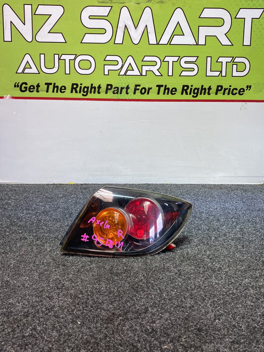 2007 Mazda Axela - Right Taillight