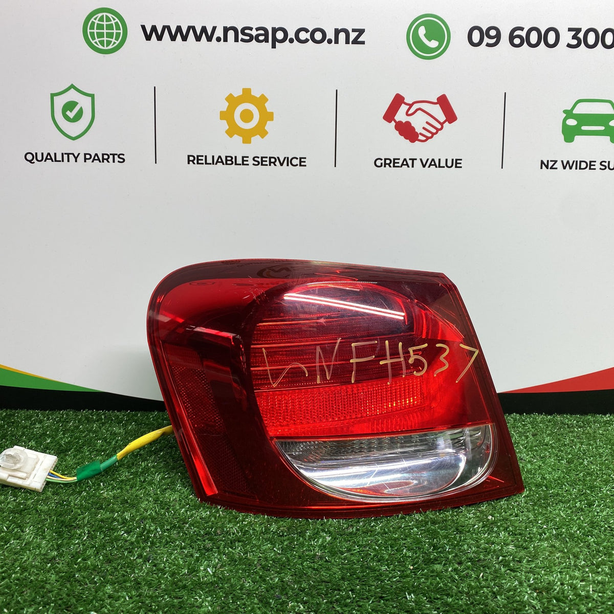 2006 Used Lexus GS450h - Left Taillight LENS: KOITO 30-325/ PN: 81561-30A30