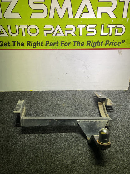 2000 Toyota Estima - Towbar