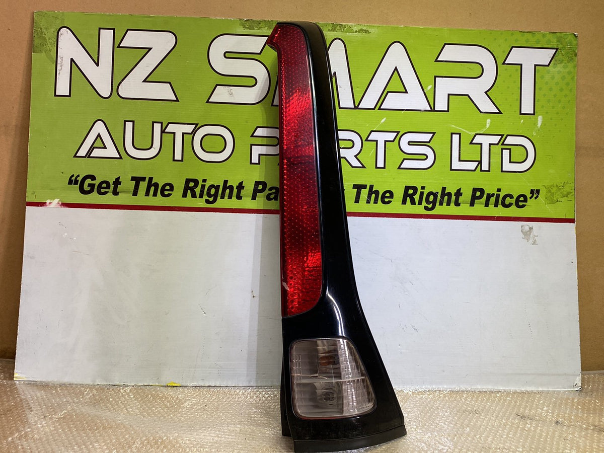 2008 Nissan Serena - Right Taillight PN: B6550CY025