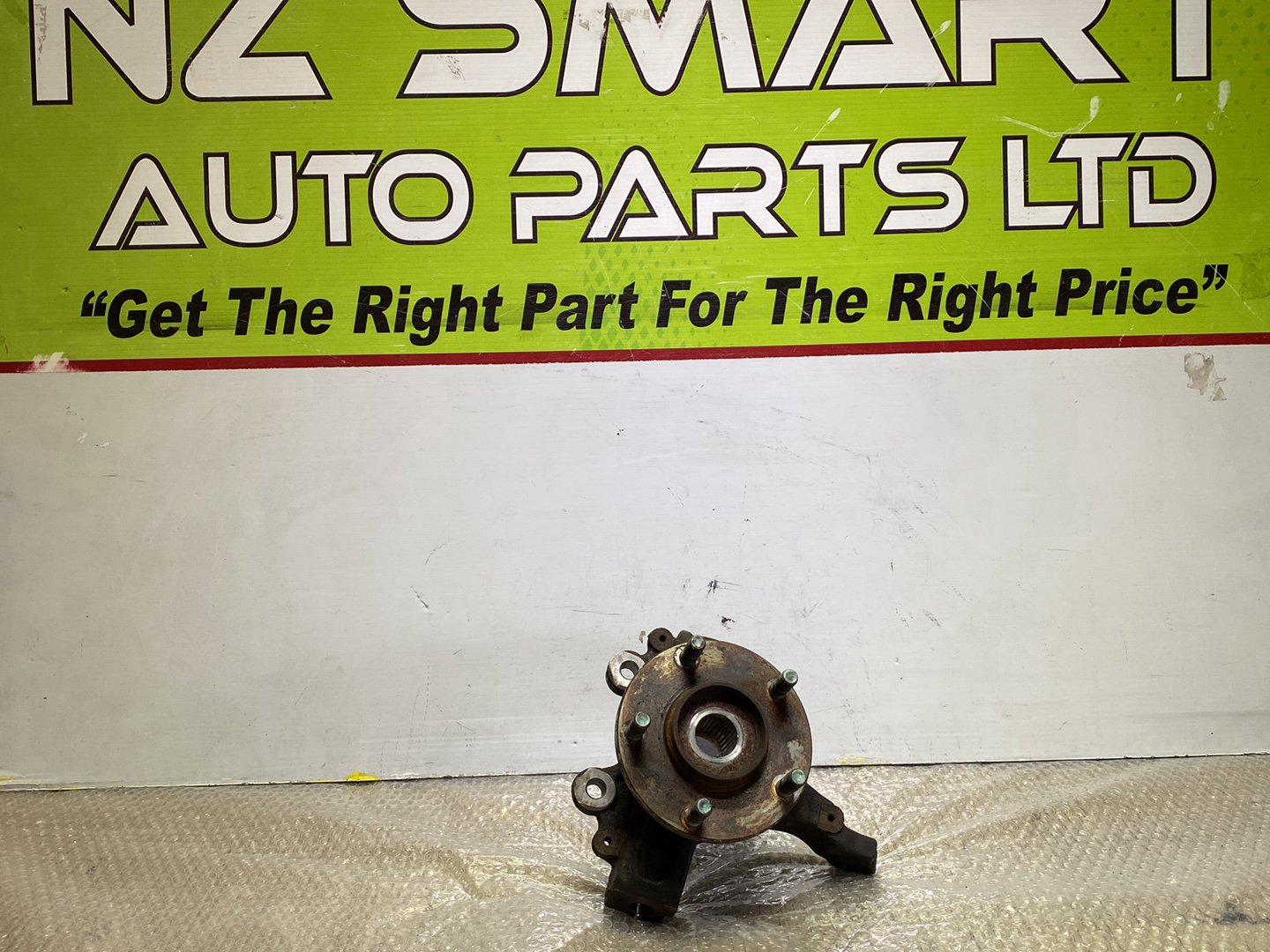 2006 Mazda Axela- Left Front Steering Knuckle PN: BR5S-38-031