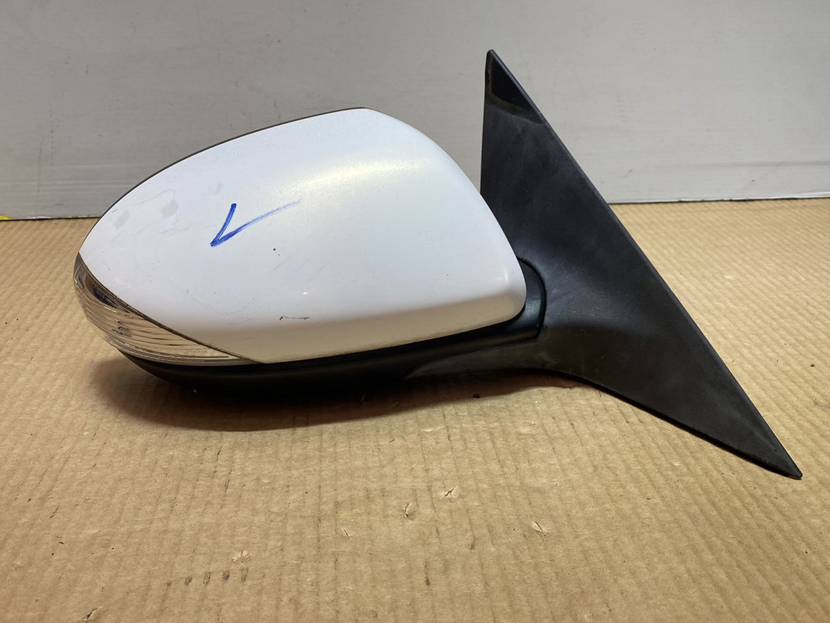 2008 Mazda Atenza - Right Door Mirror PN: 8 wires