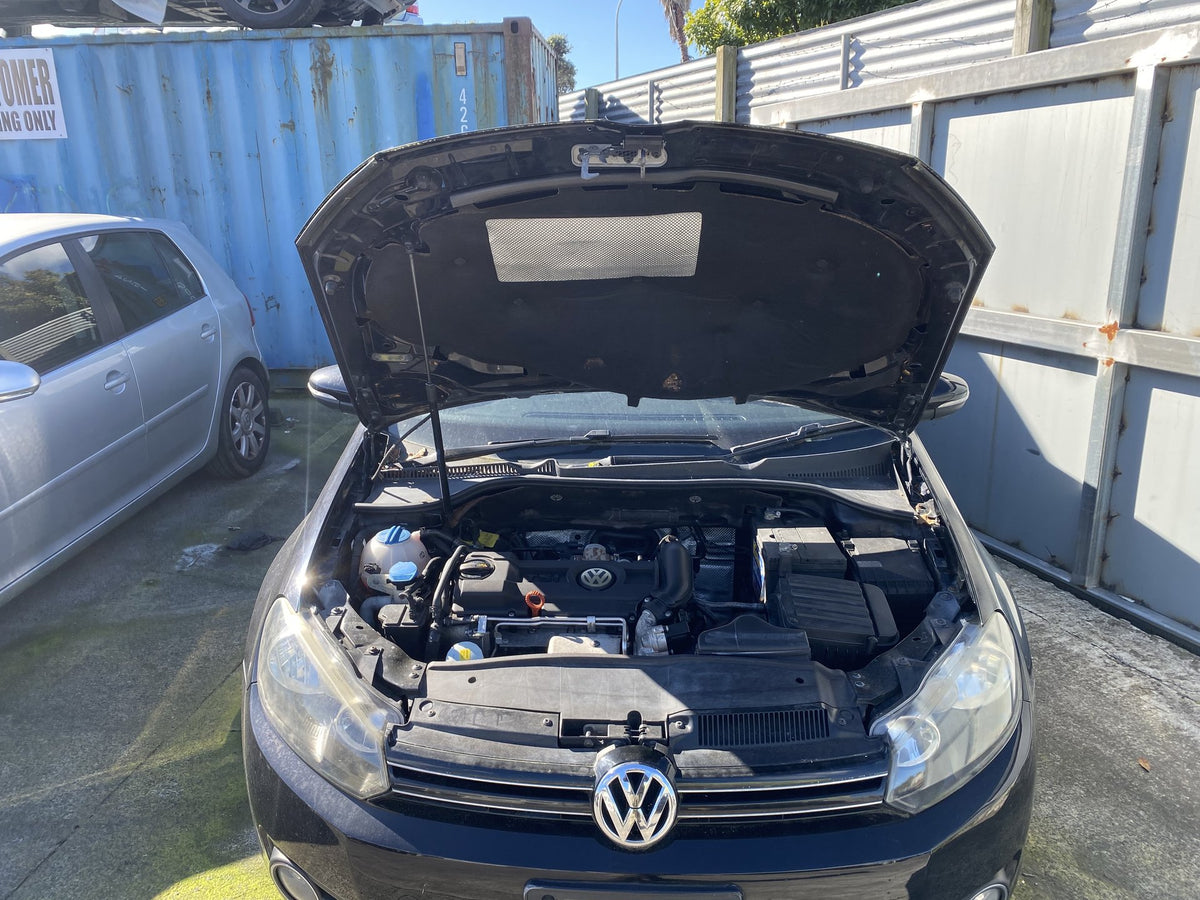 2009 Volkswagen Golf TSi WVWZZZ1KZ9P451017  Dismantling For Parts