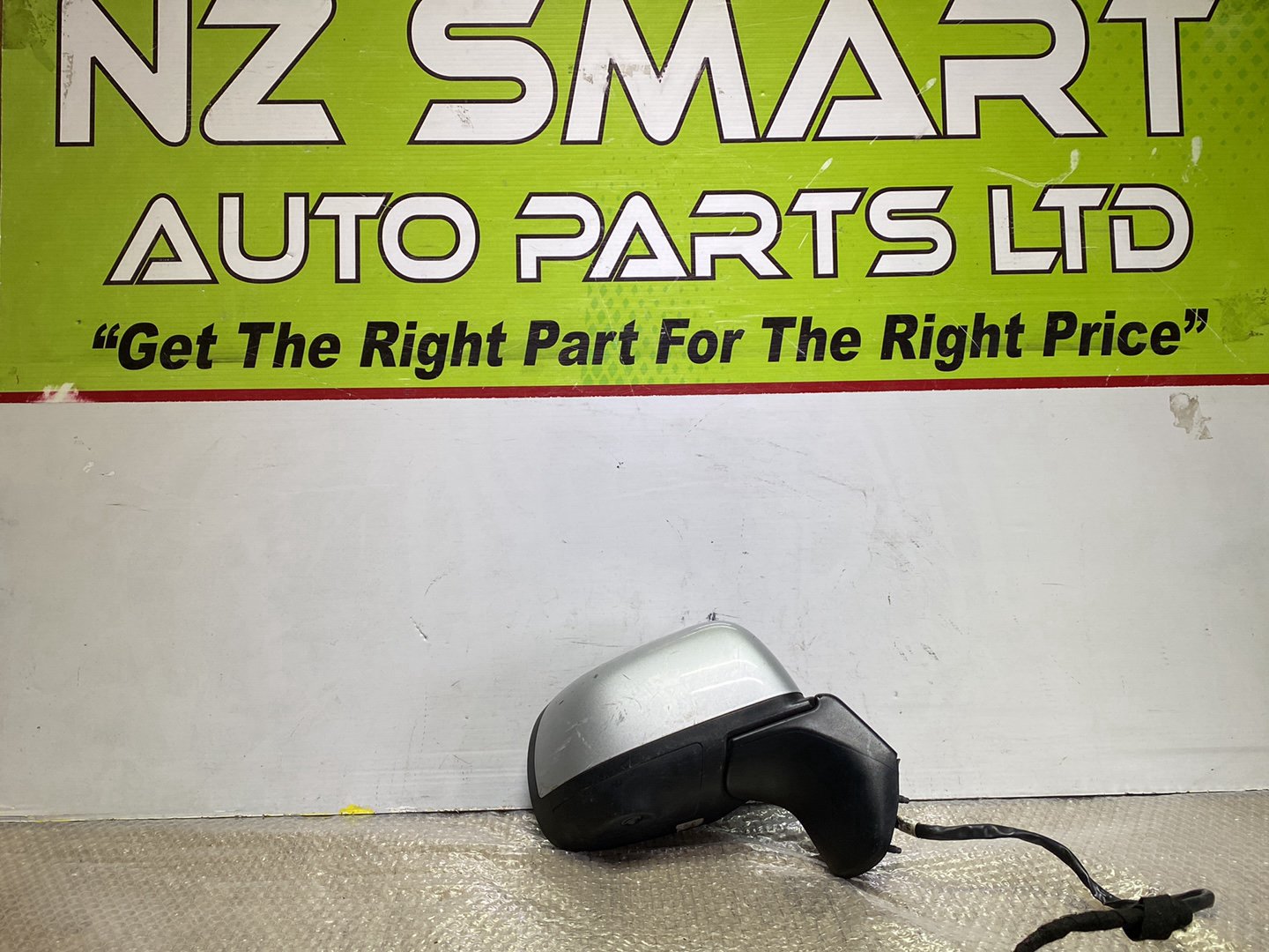 2012 Nissan Note- Right Door Mirror PN: 11 wires