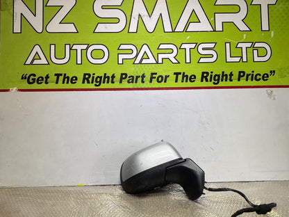 2012 Nissan Note- Right Door Mirror PN: 11 wires