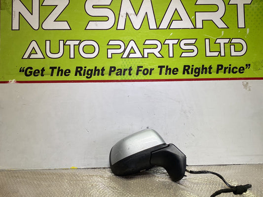 2012 Nissan Note- Right Door Mirror PN: 11 wires