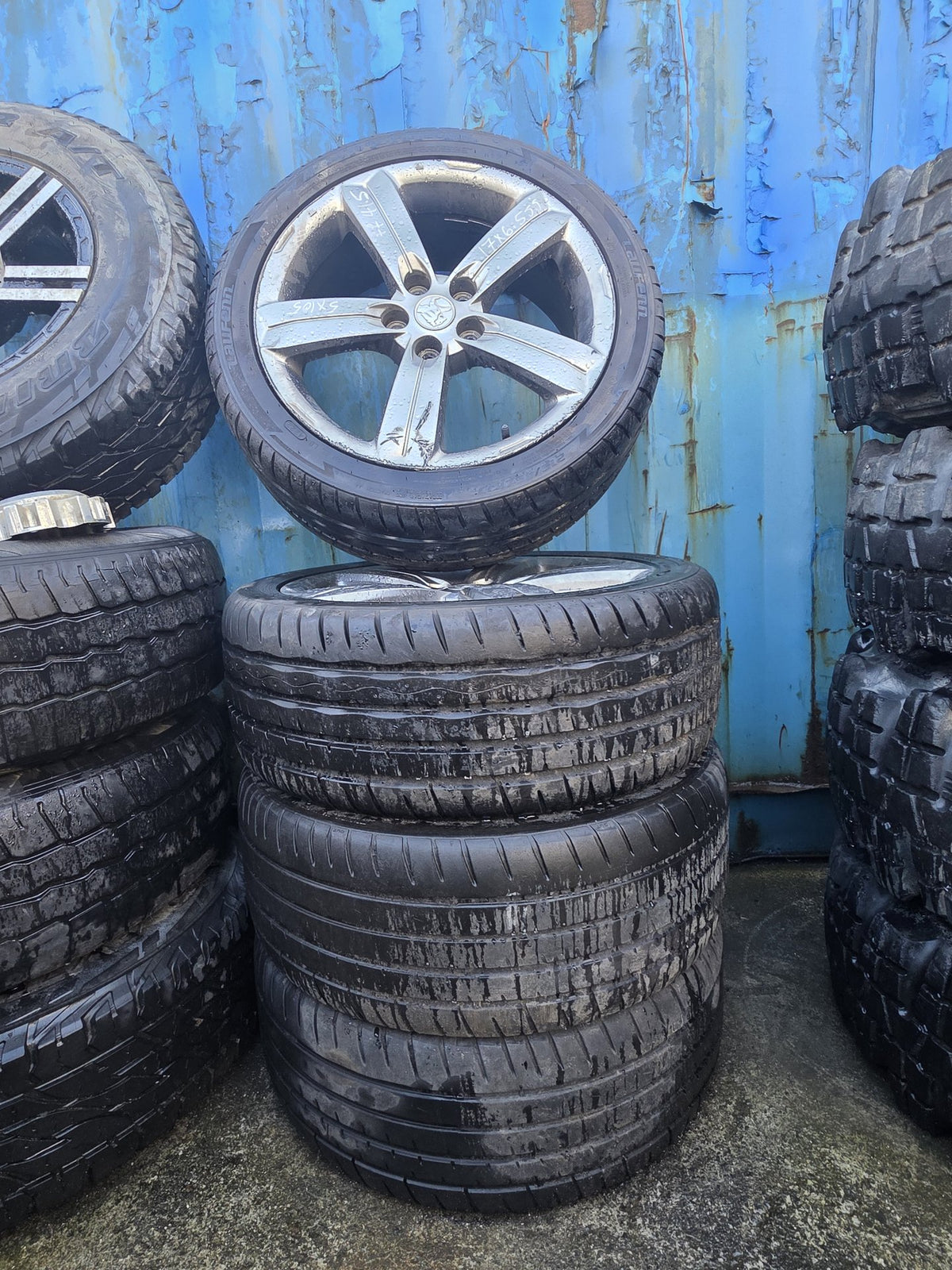 Mag Wheel Set PN: Stud Pattern 5x105/ Wheel Size 17x6.5JJ/ Offset 41.5
