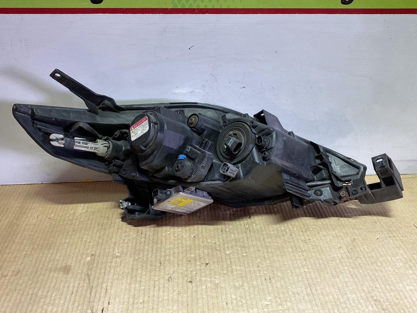 2005 Mazda Premacy CREW - Left Headlight PN: P5104