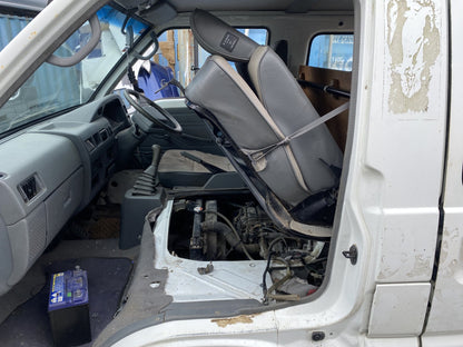 2014 Mitsubishi L300 Dismantling For Parts