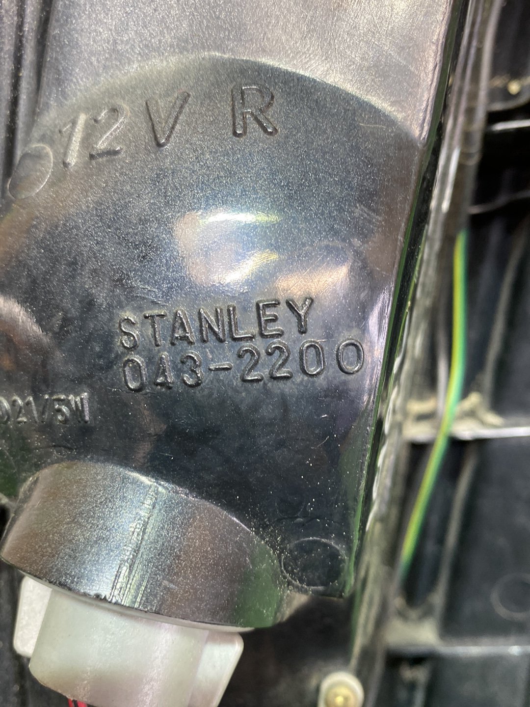 1999 Honda CR-V - Left Taillight PN: 043-2200