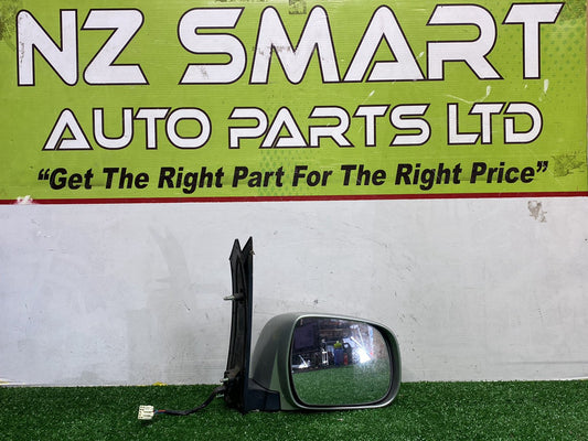 2001 to 2007 Used Toyota Noah/Voxy AZR6- Right Door Mirror - 5 Wire, 012209