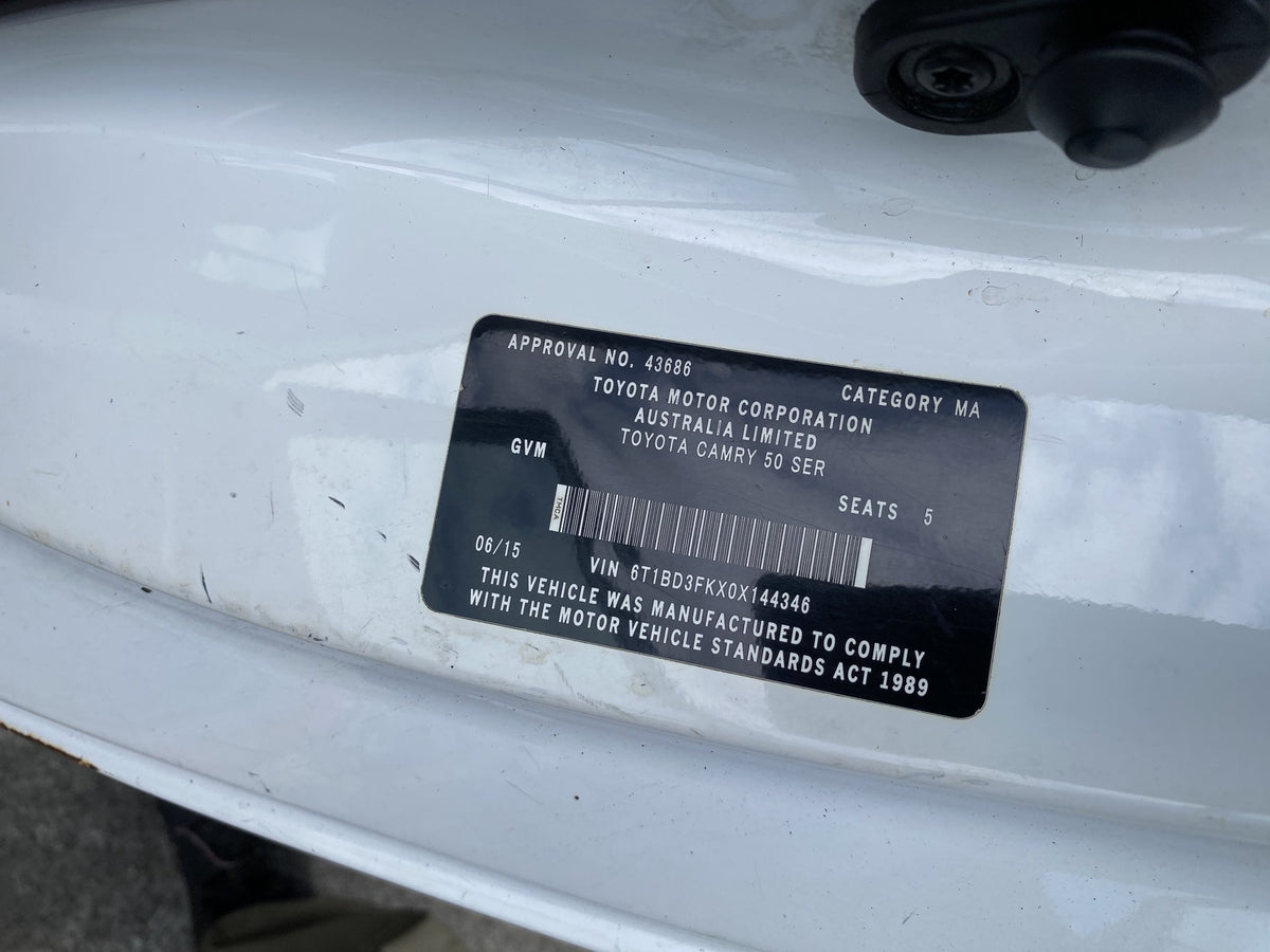 2016 Toyota Camry Hybrid H Dismantling For Parts