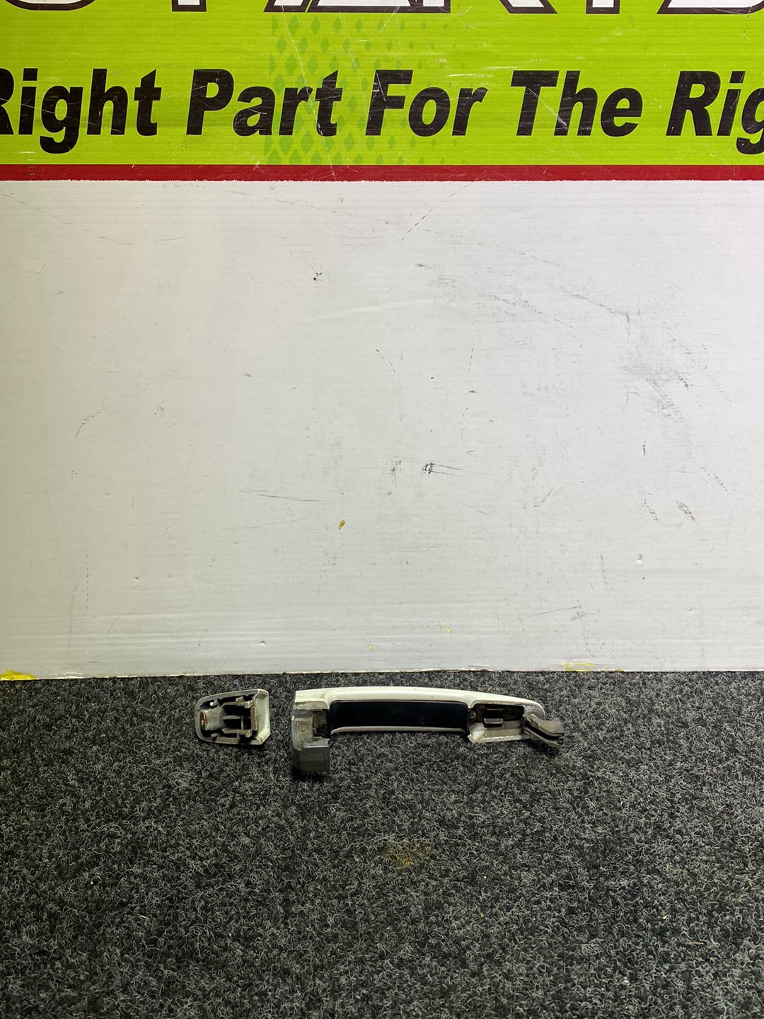 2004 Suzuki Swift - Left Front Door Exterior Handle