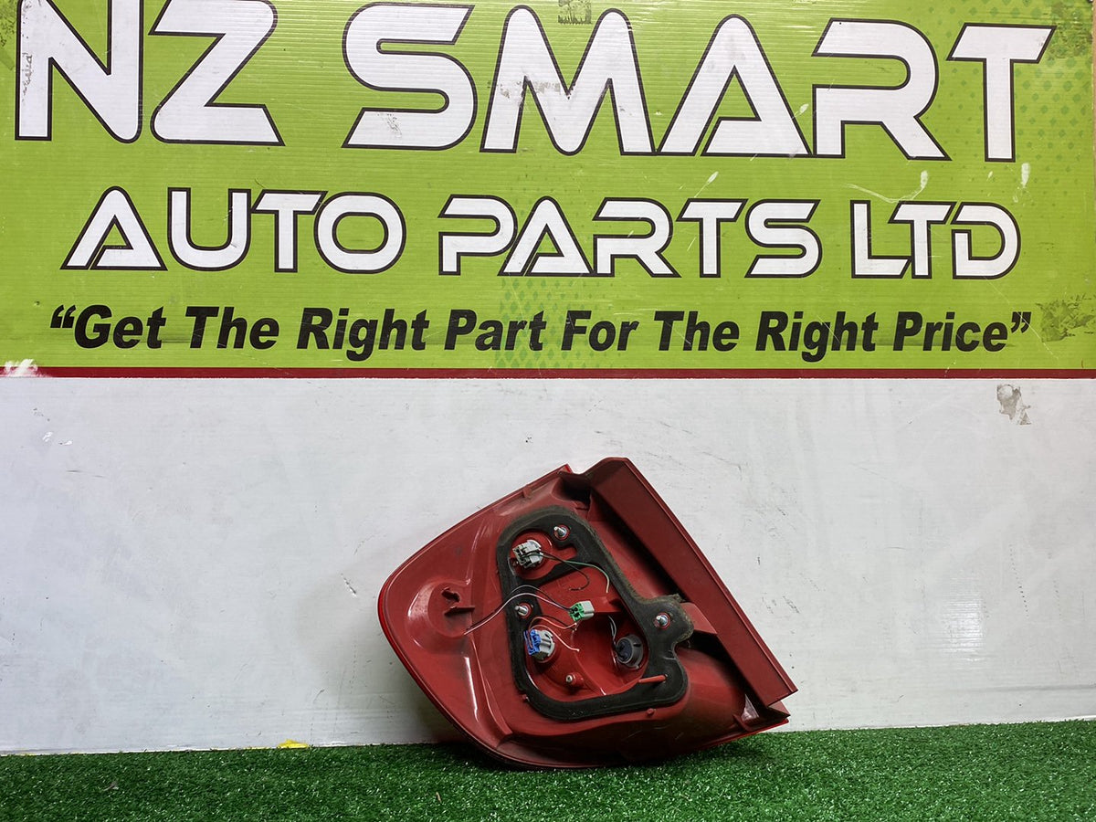 2007 Mazda Verisa - Right Taillight PN: P4417