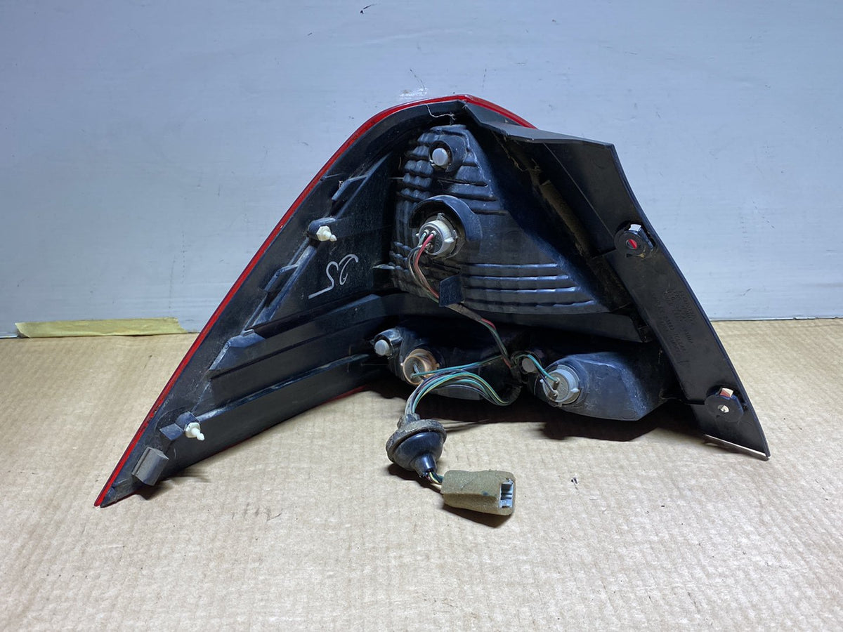 2004 Honda Odyssey RB1 - Right Taillight PN: see photo