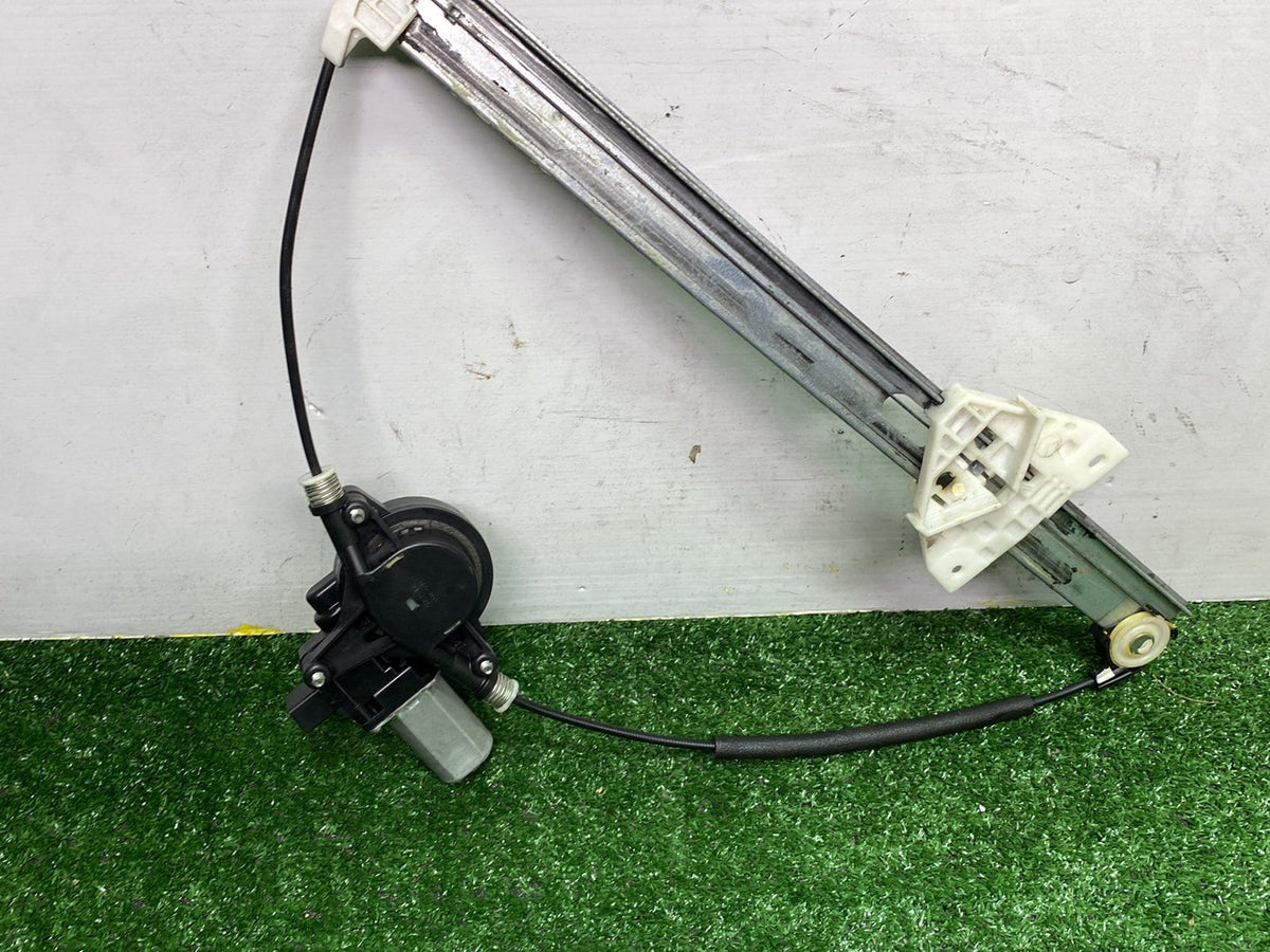2009 Mazda Axela - Right Rear Window Regulator/Motor