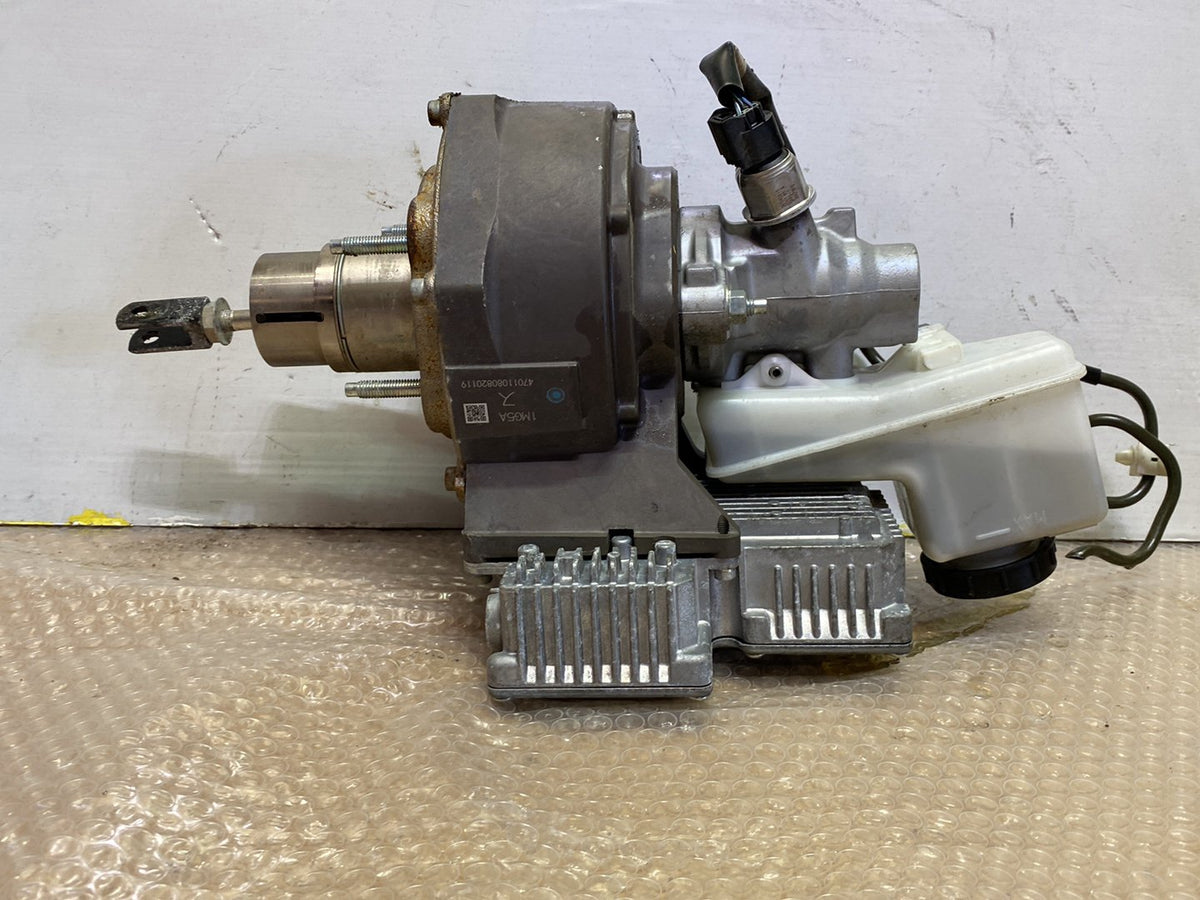 2011 Nissan Fuga - Brake Master Cylinder PN: see photos