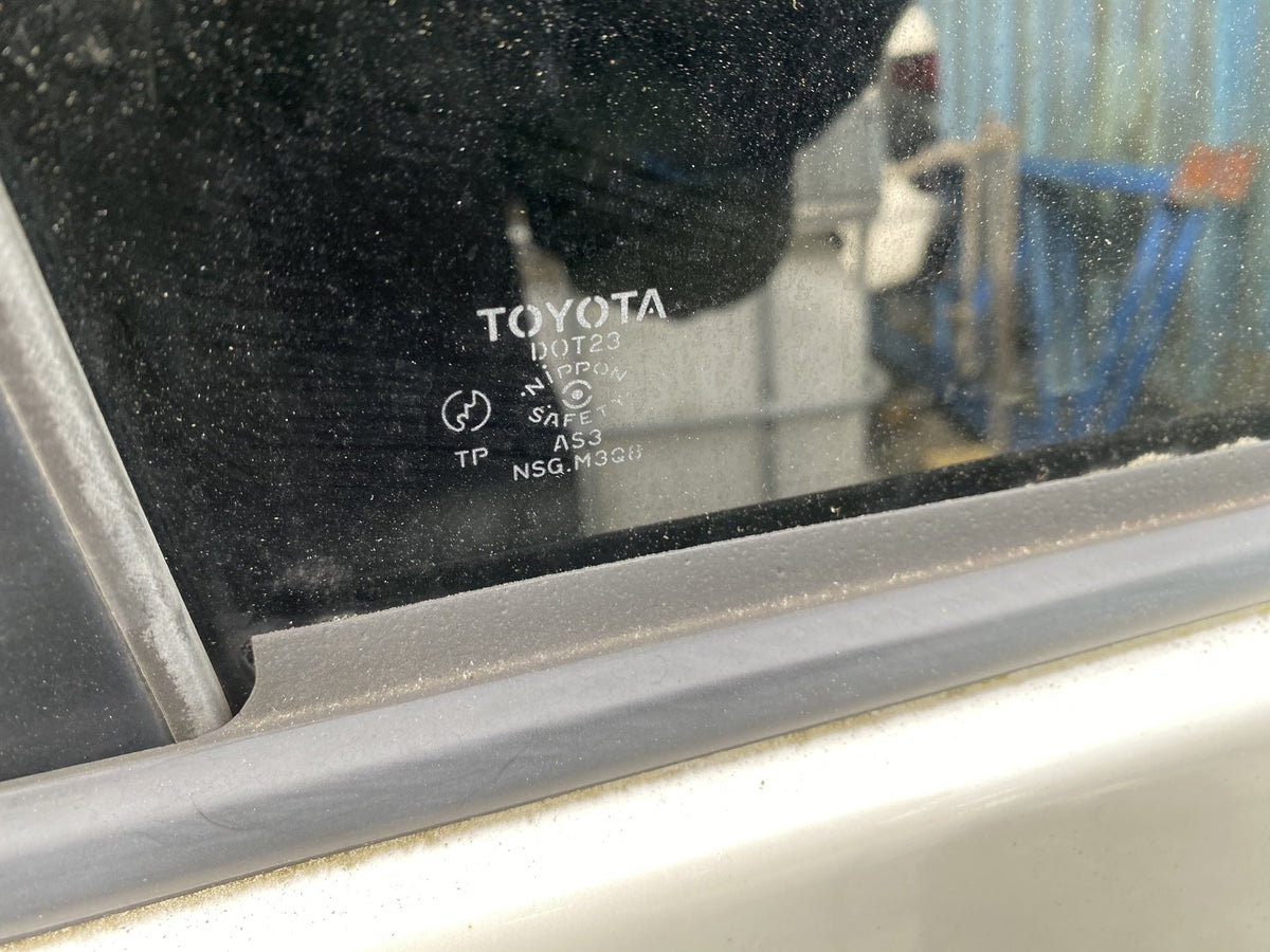 2007 Toyota Voxy AZR60- Dismantling For Parts