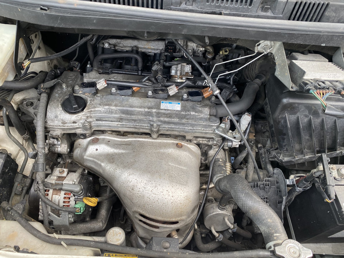 2007 Toyota Voxy AZR60- Dismantling For Parts
