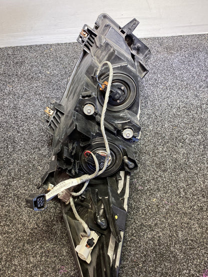 2010 Mazda Axela - Right Headlight Manual Adjust/ Non Hid/ Koito 100-41343
