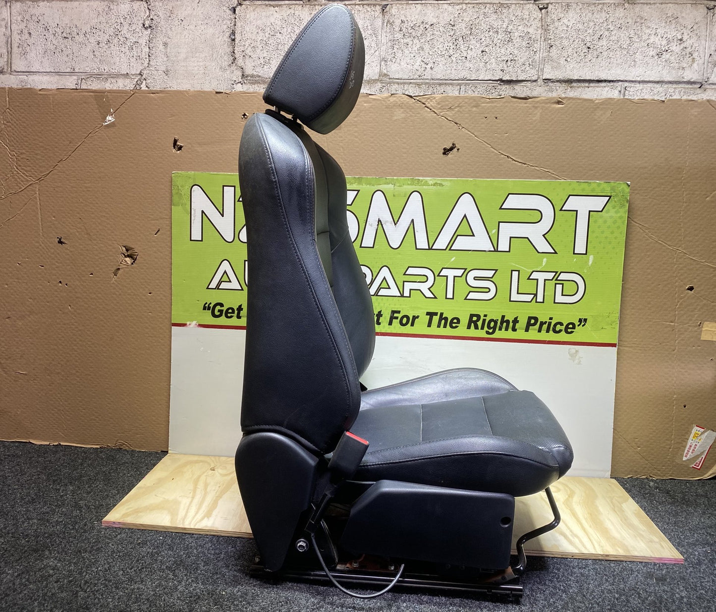 2013 Mazda CX-5 KE2AW - Left Front Seat